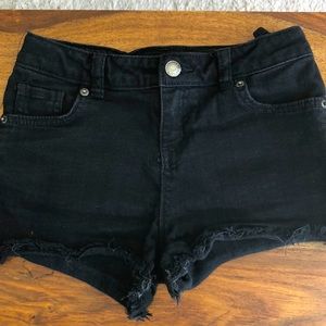Cat & Jack black medium 7/8 mid-rise fringed shorts.